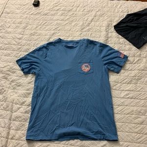 Vineyard Vines Men’s shirt